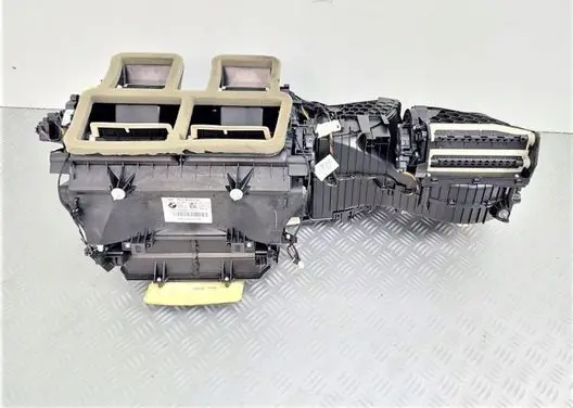BMW 2 F22 F23 Interior heater climate box assembly 9325137