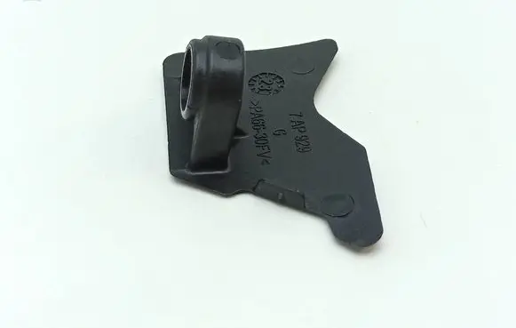 Aixam Crossline Engine bonnet/hood hinges 7AP929