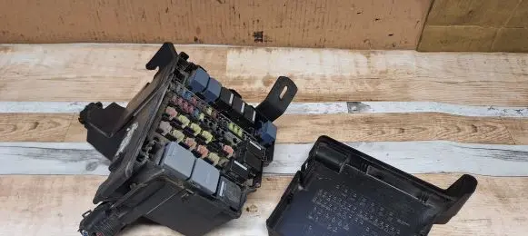 Ford Fiesta Fuse box set 8V5114A07