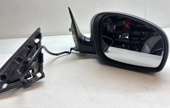 Skoda Fabia Mk2 (5J) Front door electric wing mirror 10386