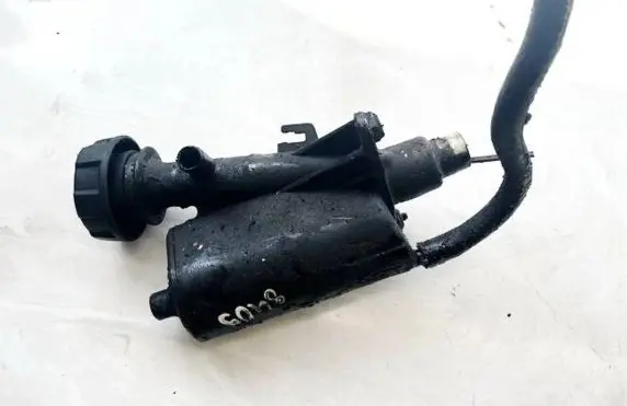Mitsubishi Carisma Breather/breather pipe/hose 8200082486