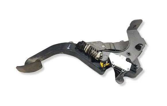 Nissan Qashqai Clutch pedal 465034208R