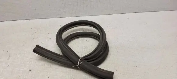 Skoda Octavia Mk2 (1Z) Engine compartment rubber 