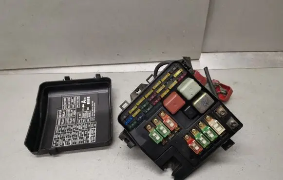 Honda Legend III KA9 Fuse module
