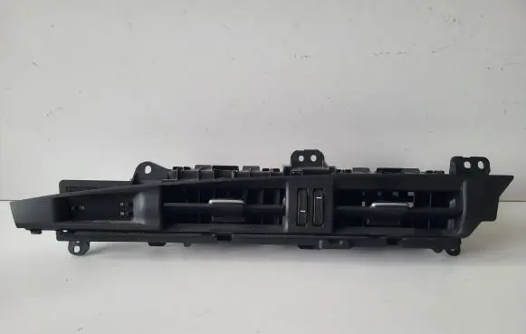 Toyota Auris E180 Dash center air vent grill 5567002400