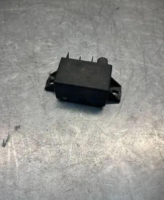Mercedes-Benz E W211 Charging relay A0025426419 0332002167