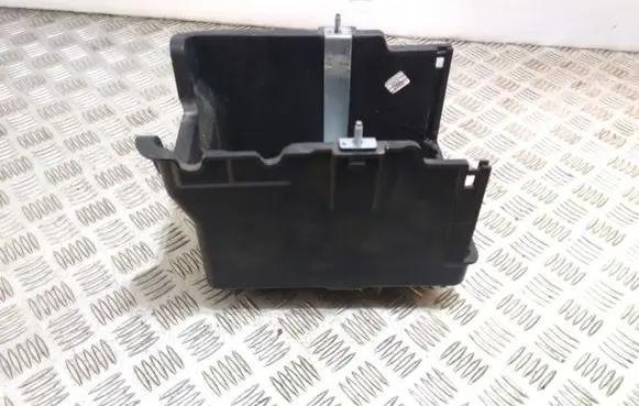 Battery tray