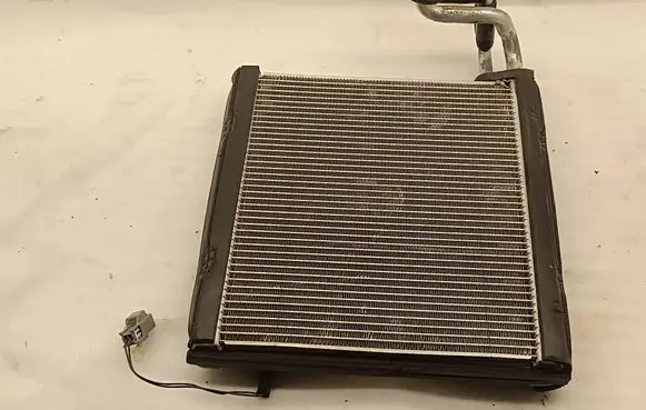 Ford Mach-E I Air conditioning (A/C) radiator (interior) SAEJ2842 R1234V1