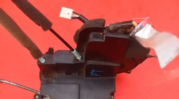 Mazda CX-7 Rear door lock