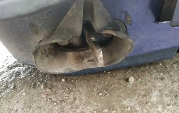 Ford Galaxy Rear door check strap stopper