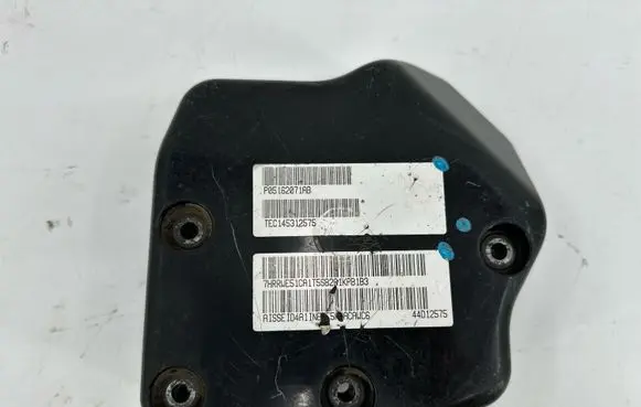 Jeep Grand Cherokee Pneumatic air compressor holding bracket P05162071AB