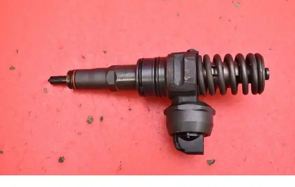 Skoda Fabia Mk1 (6Y) Fuel injector 045130073T