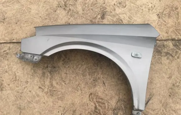 Nissan Primera Fender 