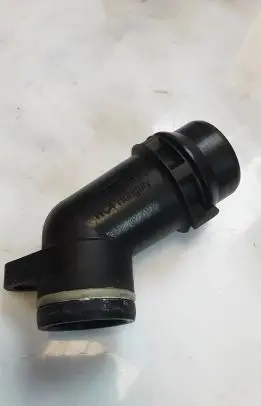 Audi Q7 4M Engine coolant pipe/hose 059121071DE