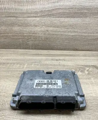 Audi A4 S4 B5 8D Engine control unit/module 038906018S 0281001721