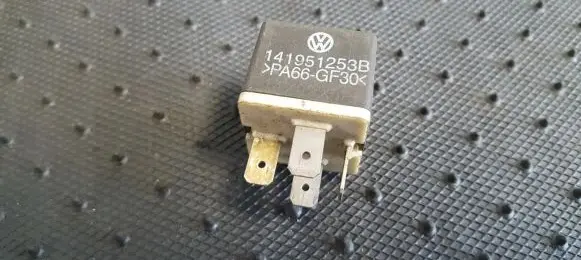 Audi A6 S6 C5 4B Other relay 141951253B