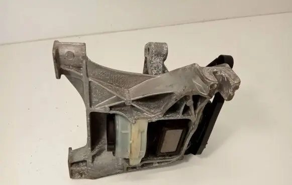 Peugeot 308 Engine mount bracket 4A103720 4A111210 A1S9CU3