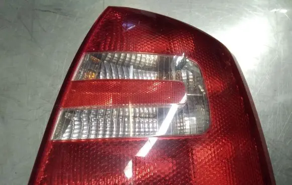 Skoda Octavia Mk2 (1Z) Rear/tail lights 1Z5945096A 1Z5945112A
