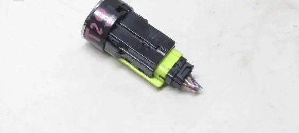Toyota Avensis T270 Engine start stop button switch 15A8544