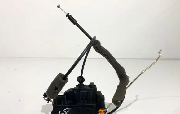 Opel Movano B Front door lock