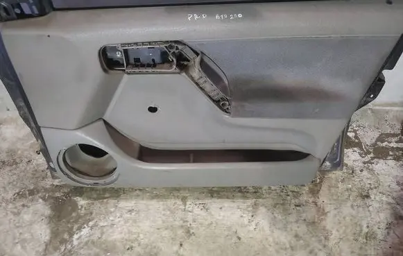 Volkswagen Golf III Front door card panel trim