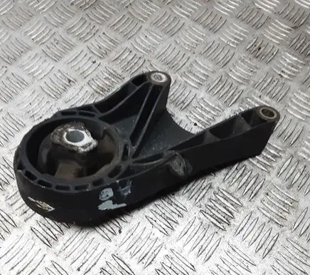 Opel Insignia A Engine mounting bracket