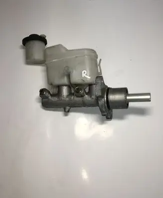 Toyota Hilux (AN10, AN20, AN30) Master brake cylinder 03650