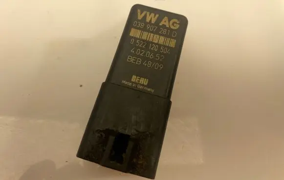 Glow plug pre-heat relay