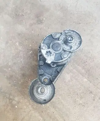 Volvo V70 Alternator belt tensioner 