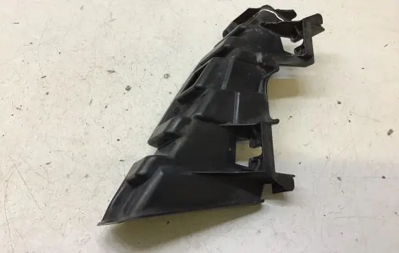 BMW 2 F22 F23 Headlight/headlamp mounting bracket