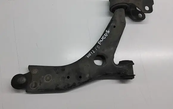 Ford Focus Front lower control arm/wishbone BV613A262AAA