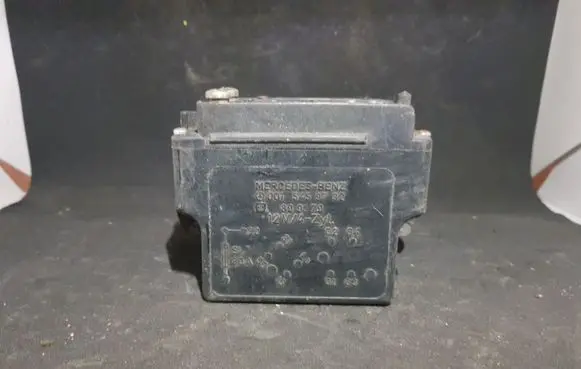 Mercedes-Benz E W124 Other relay 0015459732