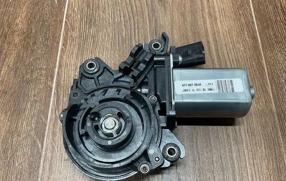 Porsche Panamera (971) Front door soft close latching motor 4F0837059A