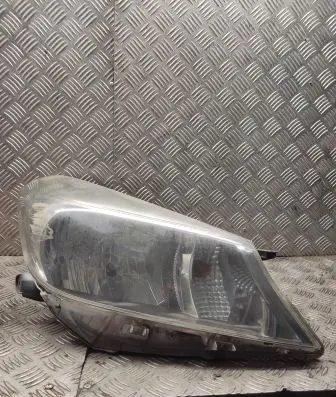 Toyota Yaris Headlight/headlamp