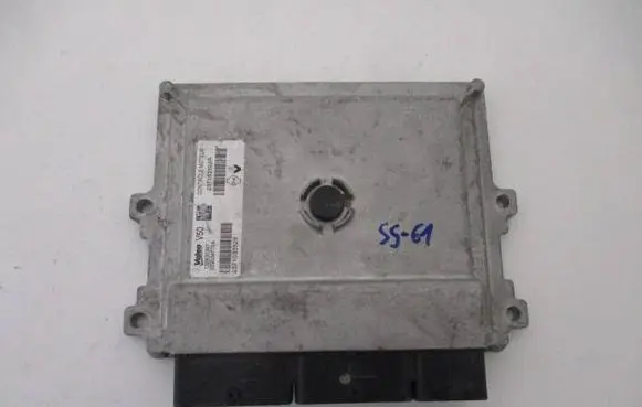 Renault Captur Engine control unit/module 237103352R 132830347 237103353R