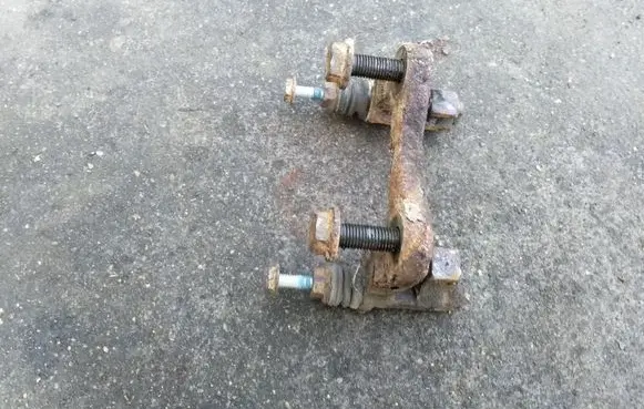 Volkswagen Sharan Brake caliper pad carrier rear 