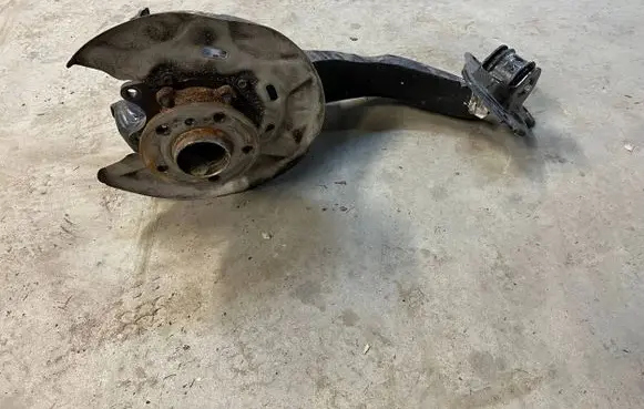 BMW X1 F48 F49 Rear wheel hub 6898964