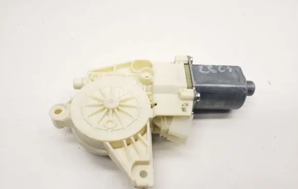 Mercedes-Benz E W212 Front door window regulator motor a2129066702
