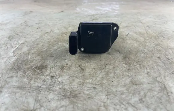 Audi A8 S8 D3 4E Mass air flow meter 057906461F