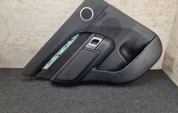 Land Rover Discovery 5 Rear door card panel trim