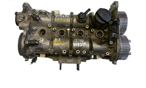 Volkswagen PASSAT B8 Engine head 11308720PHH 04E103475BT 04E469AM