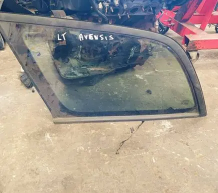 Toyota Avensis T220 Rear windscreen/windshield window 