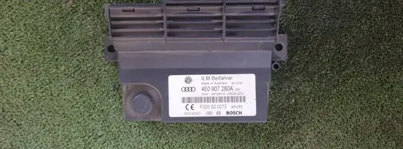 Audi A8 S8 D3 4E Power management control unit 4E0907280A