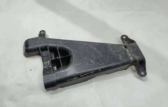Lexus RX 330 - 350 - 400H Other engine bay part 8281748570