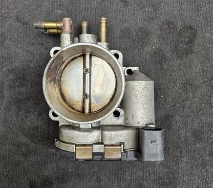 Audi A6 S6 C5 4B Throttle valve 078133062B 0280750030