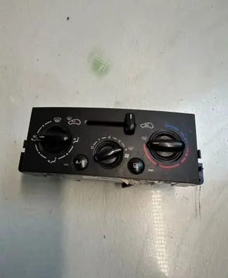 Peugeot 207 Climate control unit N102079B 69910002