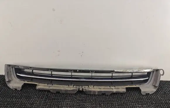 Peugeot 5008 Front bumper lower grill 9686182777 T87021283