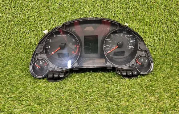 Audi A4 S4 B7 8E 8H Speedometer (instrument cluster) 8H0920981D