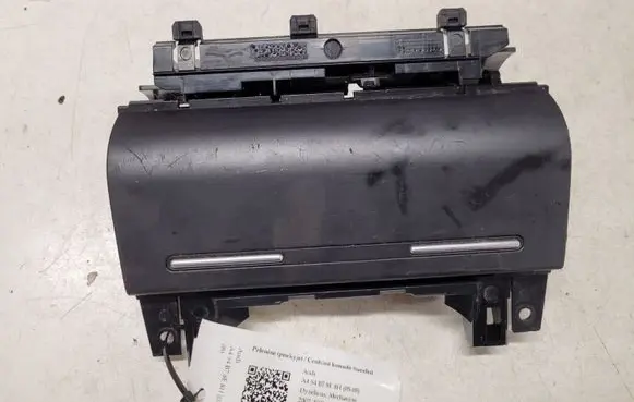 Audi A4 S4 B7 8E 8H Ashtray (front) 8E0857951