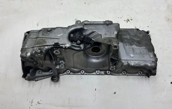 BMW X5 F15 Oil sump 67698410 8515773